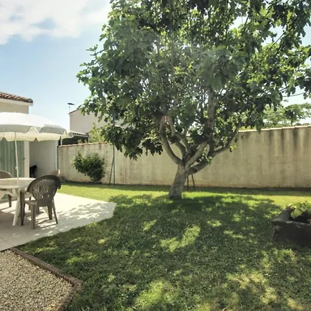 Maison A Avec Jardin Clos Et Parking, Pour 4 Pers. - Fr-1-835-22 Holiday home La Flotte