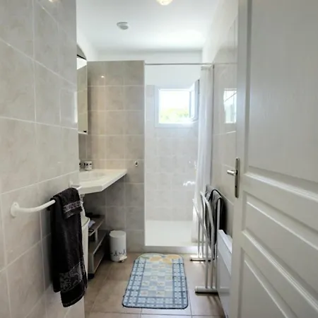 Holiday home Maison A Avec Jardin Clos Et Parking, Pour 4 Pers. - Fr-1-835-22 La Flotte