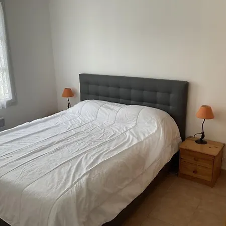 Maison A Avec Jardin Clos Et Parking, Pour 4 Pers. - Fr-1-835-22 Holiday home