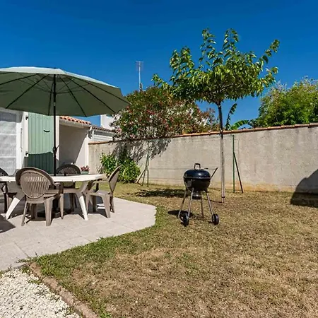Maison A Avec Jardin Clos Et Parking, Pour 4 Pers. - Fr-1-835-22