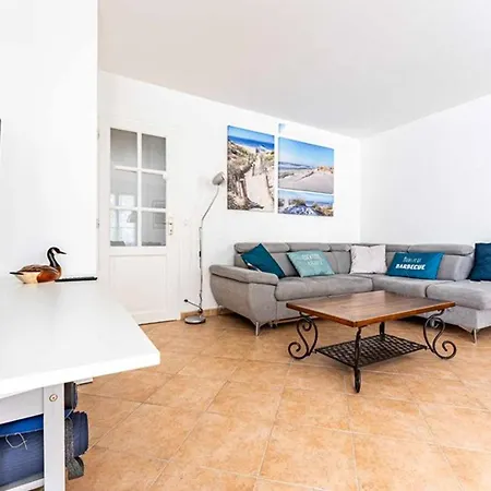 Maison A Avec Jardin Clos Et Parking, Pour 4 Pers. - Fr-1-835-22 La Flotte