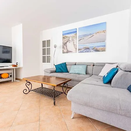 Дом отдыха Maison A Avec Jardin Clos Et Parking, Pour 4 Pers. - Fr-1-835-22 Ла-Флот
